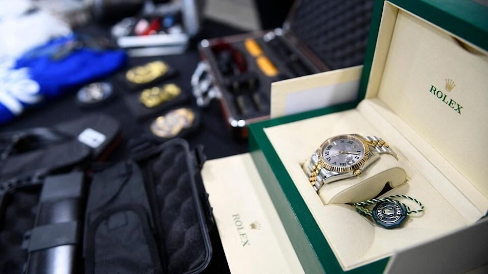 Hải quan Hoa Kỳ thu giữ một lượng lớn đồng hồ Rolex giả từ Trung Quốc