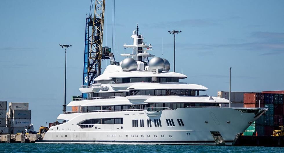 Fiji thu giữ siêu du thuyền 300 triệu USD của nhà tài phiệt người Nga Suleiman Kerimov