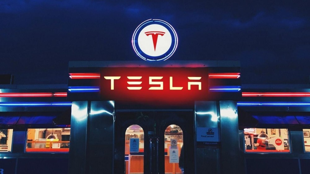 Tesla lên kế hoạch mở một nhà hàng "full day" tại Hollywood