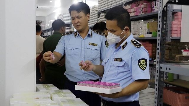 Triệt phá cơ sở “phù phép” hàng chục ngàn sản phẩm kính áp tròng Trung Quốc thành hàng Korea