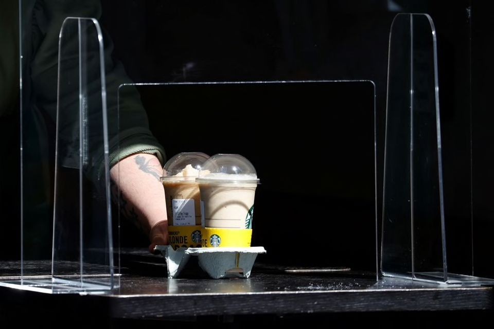Starbucks có kế hoạch bán đơn vị hoạt động của mình tại Anh Quốc