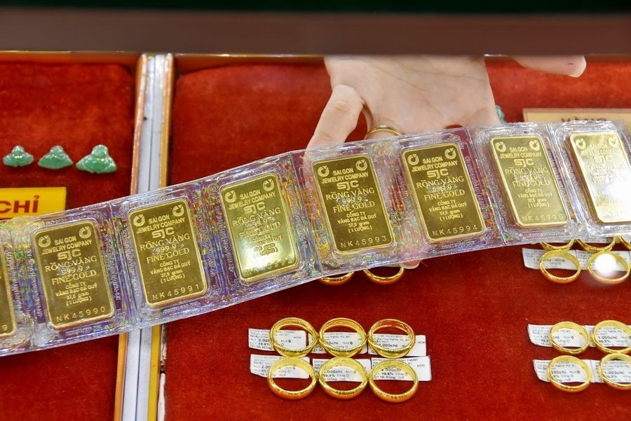 Giá vàng ngày 19/7: Giá vàng vẫn dao động quanh vùng đáy 1.700 USD/ounce
