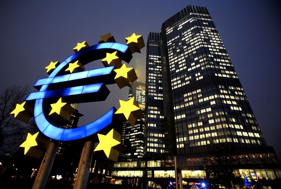 ECB bất ngờ tăng lãi suất sau 11 năm