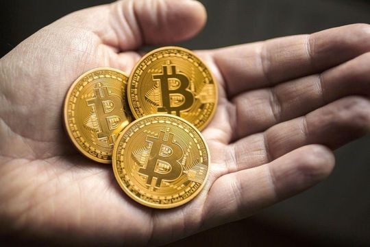 Giá bitcoin ngày 10/8: Bitcoin giảm mạnh, thị trường tiền ảo sụt giảm