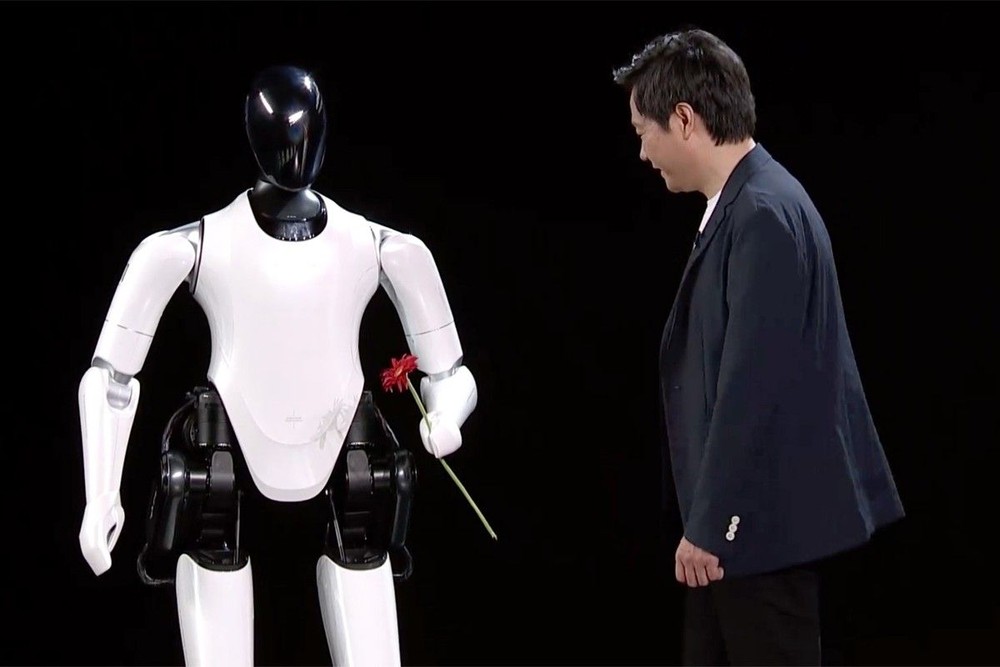Xiaomi trình làng robot hình người đầu tiên của công ty