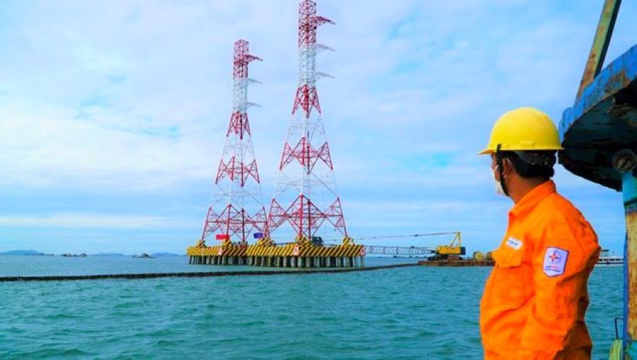 Sắp hoàn thành công trình đường dây điện 220 kV vượt biển dài nhất Đông Nam Á