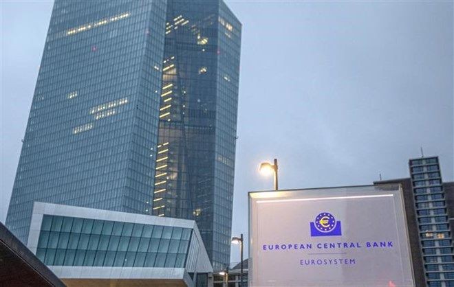 ECB ủng hộ khả năng tăng mạnh lãi suất