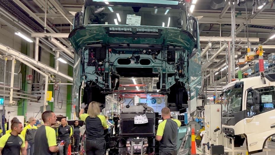 Volvo bắt đầu sản xuất hàng loạt xe tải điện hạng nặng, đặt mục tiêu 50% doanh số bán hàng vào năm 2030