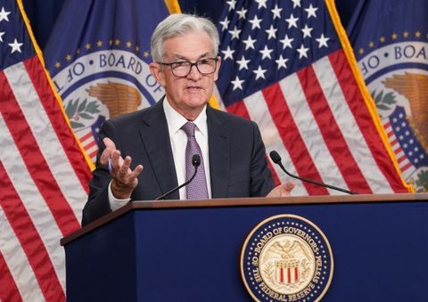 Chủ tịch Fed Jerome Powell thề “tiếp tục chiến đấu với lạm phát”