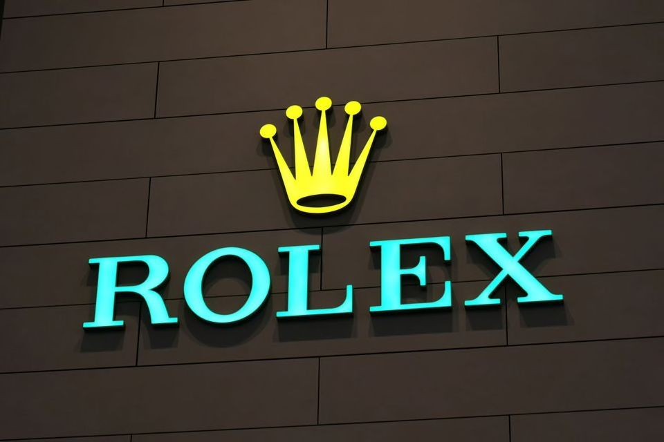 Dân Trung Quốc mua Rolex, Birkin ’secondhand’ để thỏa mãn ‘cơn thèm hàng xa xỉ’ trong suy thoái