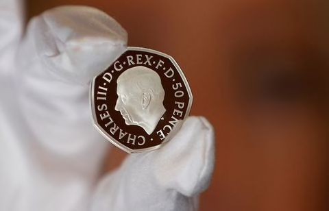 Tiền xu mới của Vương quốc Anh có hình ảnh Vua Charles được hé lộ