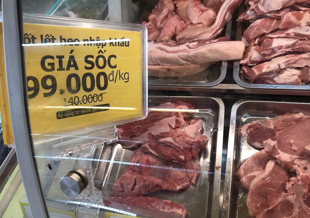 Thịt lợn nhập khẩu liên tục giảm cả về giá và lượng