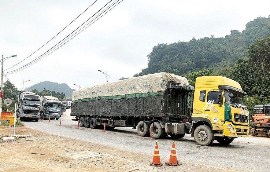 Hoạt động xuất nhập khẩu tại Lạng Sơn nhộn nhịp trở lại
