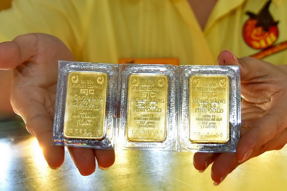 Giá vàng thế giới giảm xuống mức thấp nhất 1 tháng