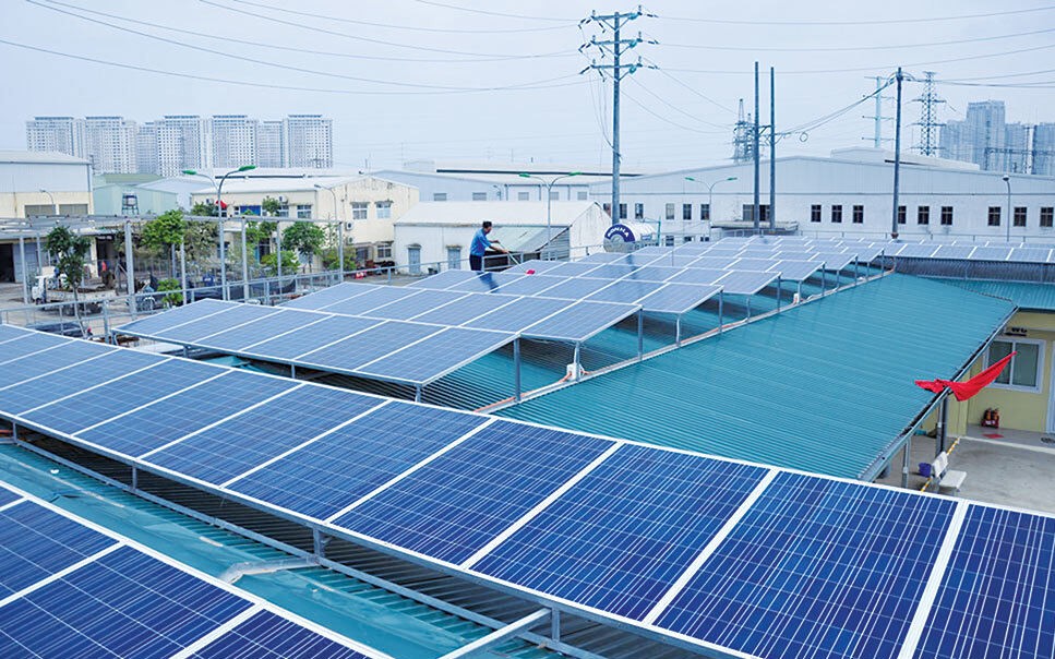 Doanh nghiệp tự cứu mình bằng điện mặt trời mái nhà