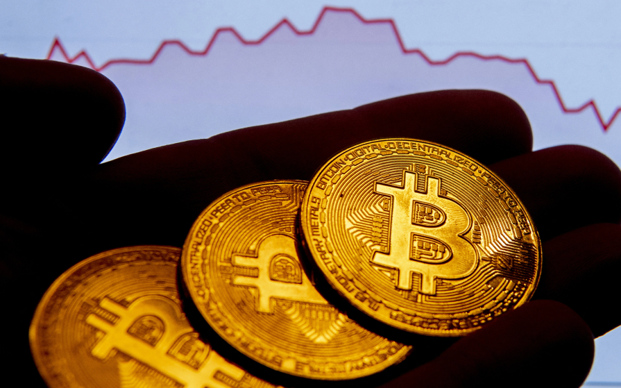 Giá Bitcoin “bốc hơi” 1.000 USD trong 24 giờ