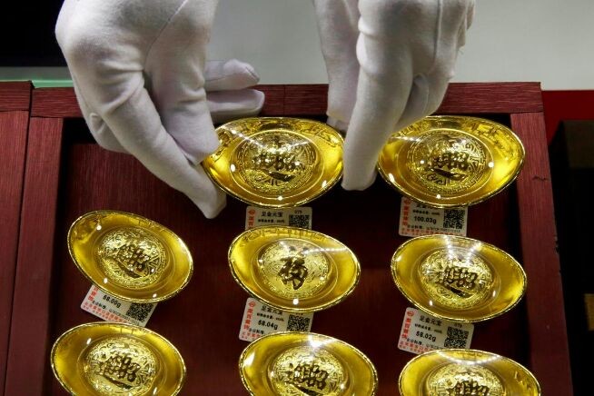 Trung Quốc kiềm chế nhập khẩu vàng khi chiến tranh thương mại leo thang