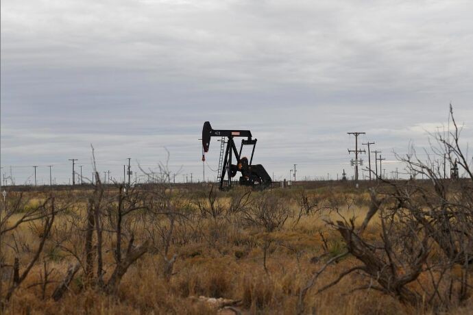 Giá dầu vọt tăng sau vụ tấn công mỏ dầu tại Arab Saudi