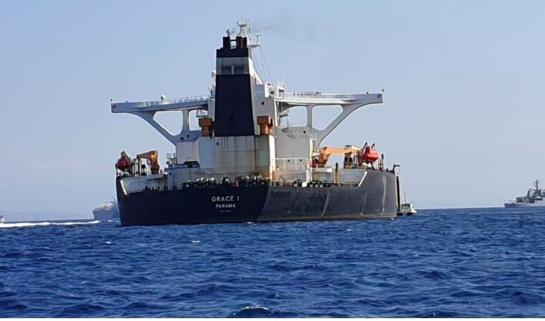 Tehran giận dữ khi Anh bắt giữ tàu chở dầu của Iran