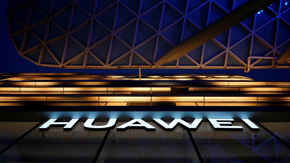 "Bí đường" smartphone, Huawei “lấn sân” sang sản xuất ô tô tự lái?