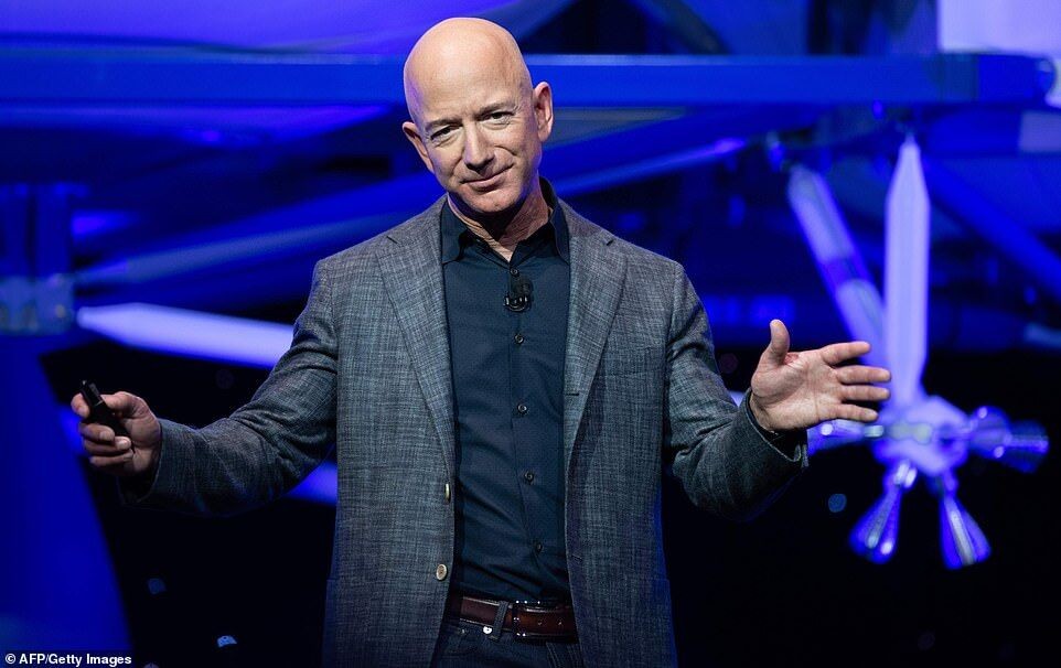 Jeff Bezos: "Đã đến lúc quay trở lại mặt trăng"