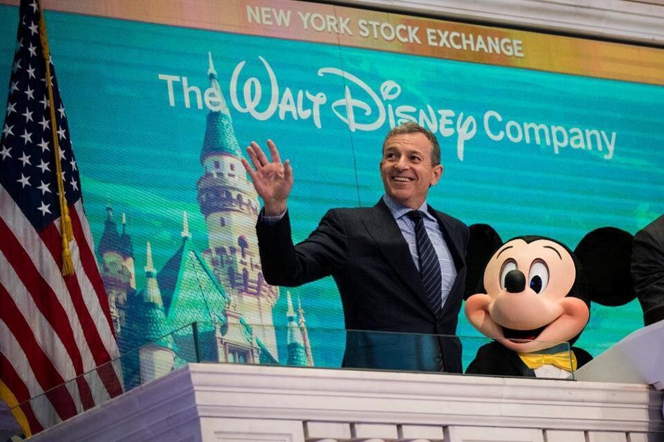 Mức lương của CEO Disney – Robert Iger khiến dư luận xôn xao