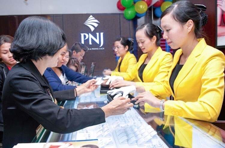 PNJ bán rẻ gần 2 triệu cổ phiếu bất chấp giá tăng "phi mã"
