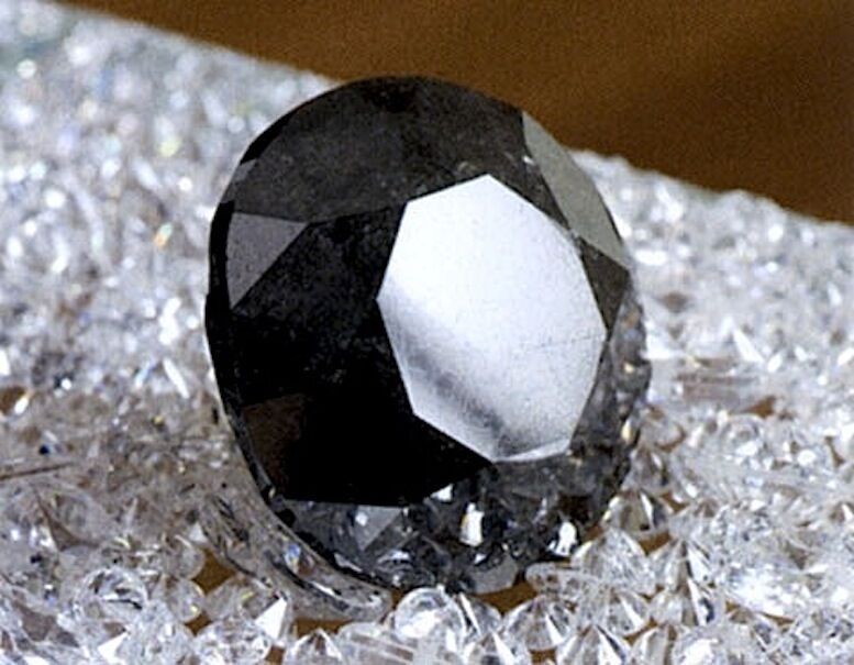 “Korloff Noir” - Bí ẩn viên kim cương đen 88 mặt cắt độc nhất thế giới