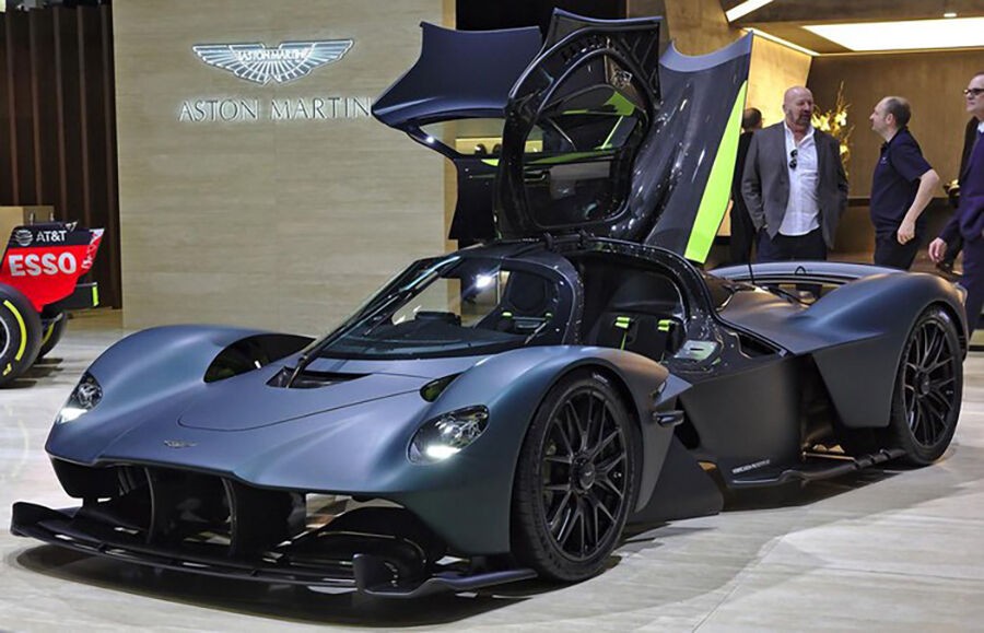 Siêu phẩm Aston Martin Valkyrie 75 tỷ đồng vừa ra mắt có những gì?