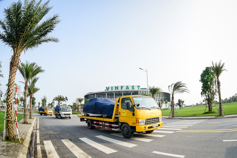 VinFast đưa 155 ô tô Lux ra nước ngoài kiểm thử