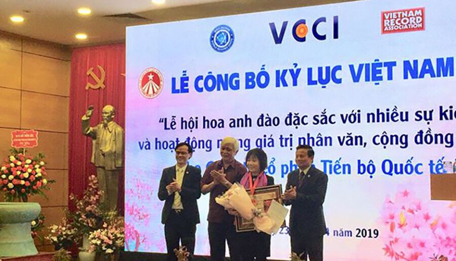 Lễ hội hoa Anh đào Nhật Bản - Hà Nội xác lập kỷ lục Việt Nam