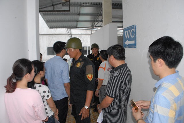 Cưỡng chế tại Khách sạn Sài Gòn - Thương mại Nghệ An: Dùng lực lượng vệ sĩ phong tỏa, lôi xềnh xệch phóng viên tác nghiệp