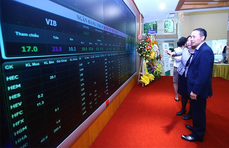 Cổ phiếu VIB tăng mạnh lên 23.800 đồng/CP ngày chào sàn UpCoM