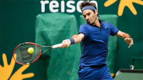 Federer nhọc nhằn vào bán kết Halle Open