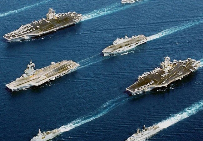 Mỹ “cảnh cáo” Trung Quốc, hai mẫu hạm rầm rộ thị uy Biển Đông