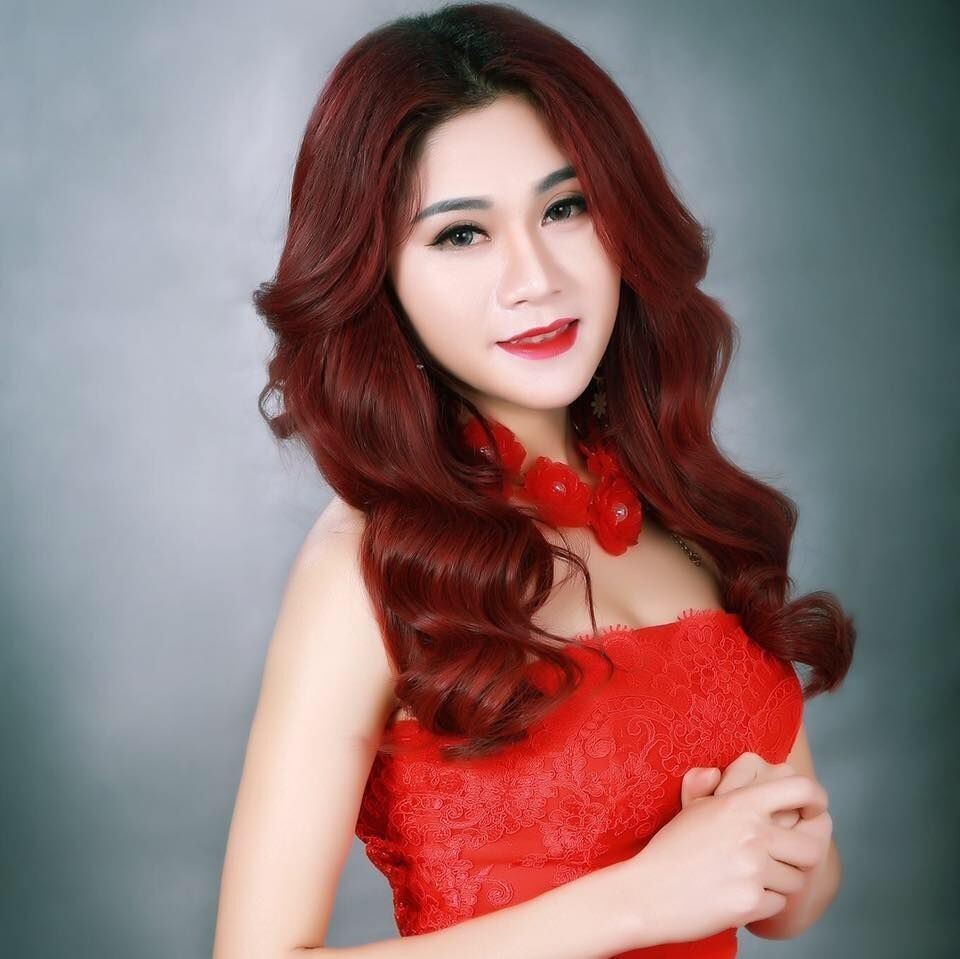 Thu Trang - Nữ MC xinh đẹp có duyên với nghiệp hát