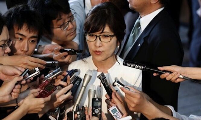 Nhật Bản có nữ bộ trưởng quốc phòng mới