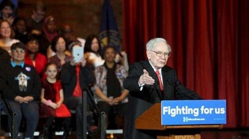 Warren Buffett thách Donald Trump công khai thuế