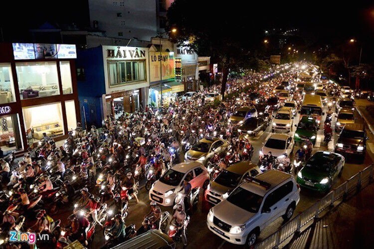 Sài Gòn "kẹt cứng" vì người dân ùn ùn về quê nghỉ lễ 2-9