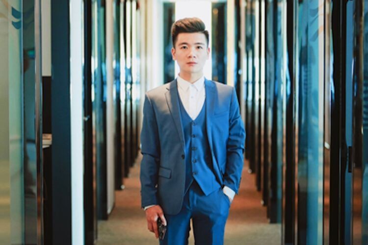 “Soái ca” Đỗ Quang Vinh : “Tôi là CEO nhưng vẫn làm thuê cho bố mình”