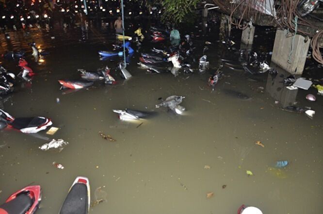 Hơn 1.000 xe máy chìm nghỉm trong bãi ở Sài Gòn