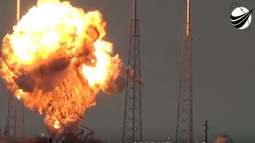 Tên lửa SpaceX nổ tung, Facebook tan tành giấc mơ kết nối thế giới