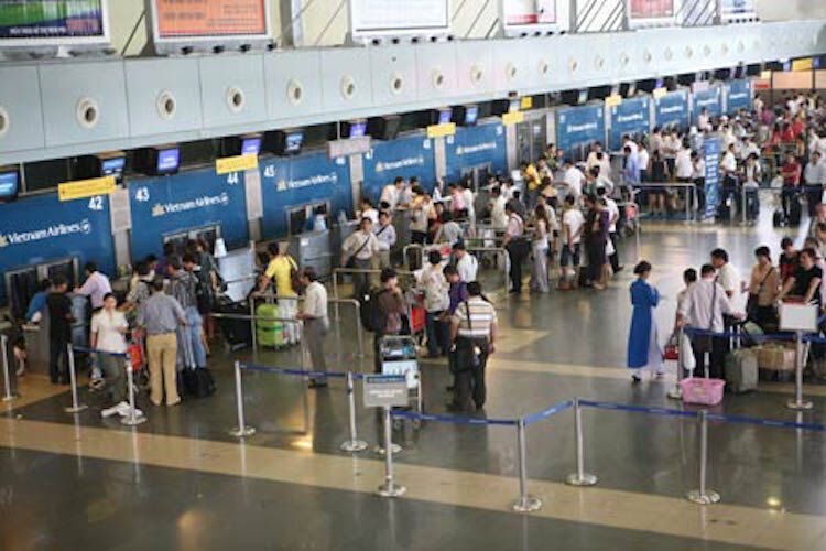 Vietnam Airlines hoãn 4 chuyến bay do bão Chaba