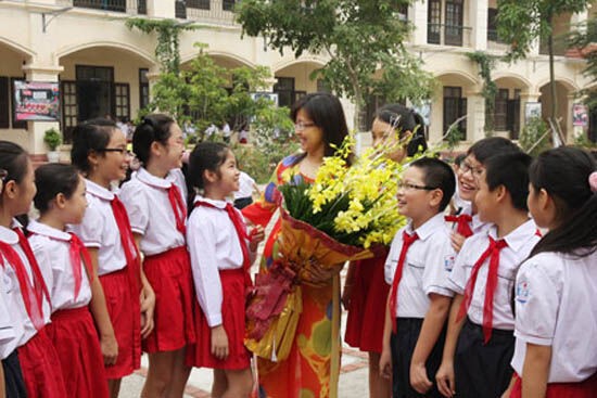 Bộ trưởng Phùng Xuân Nhạ gửi thư chúc mừng giáo viên nhân ngày 20/11