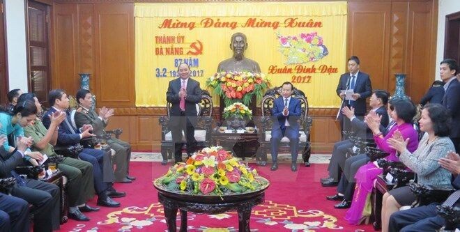 Thủ tướng "xông đất," chúc Đà Nẵng tổ chức thành công APEC 2017