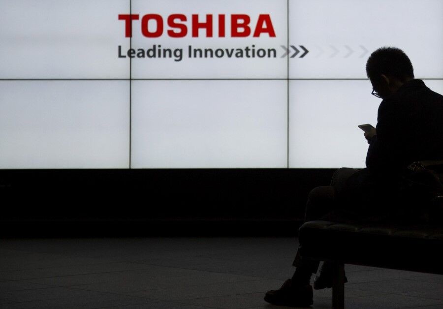 Toshiba có thể thua lỗ kỷ lục 8,3 tỷ USD trong tài khóa 2017