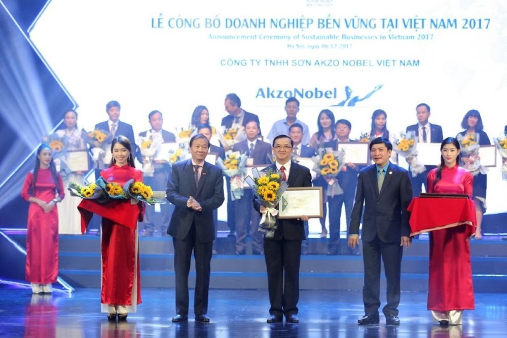 AkzoNobel Việt Nam lọt top 100 DN phát triển bền vững Việt Nam 2017