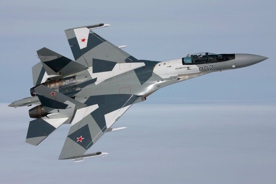 Máy bay quân sự Nga - Mỹ "đụng" nhau trên biển Địa Trung Hải