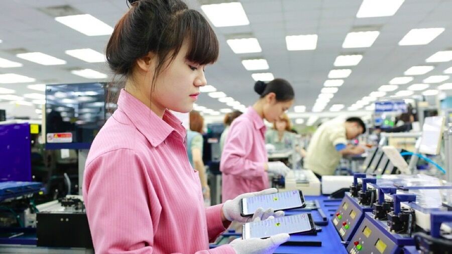 Bị tố đối xử tệ với công nhân Việt, Samsung nói gì?