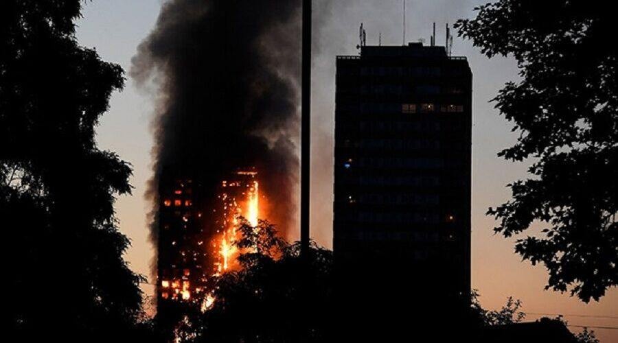Lửa cháy dữ dội bao trùm một tòa nhà 27 tầng ở thủ đô London